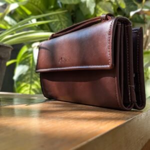 KASEM -- THE LADIES SMART CLUTCH (SHEEP)